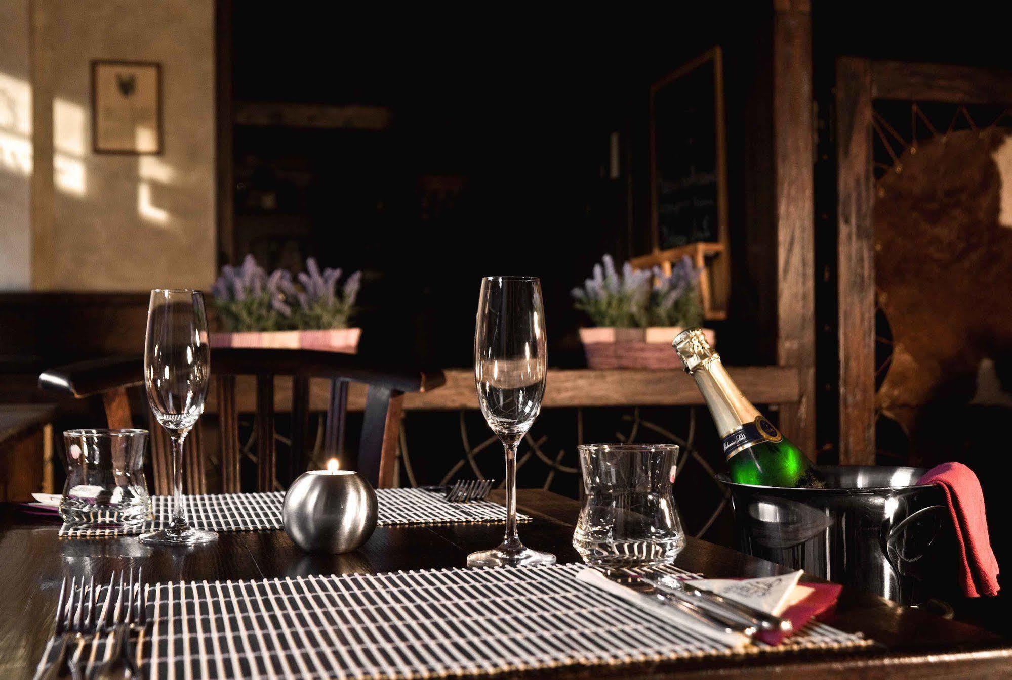 Hotel Oya Prague Ngoại thất bức ảnh