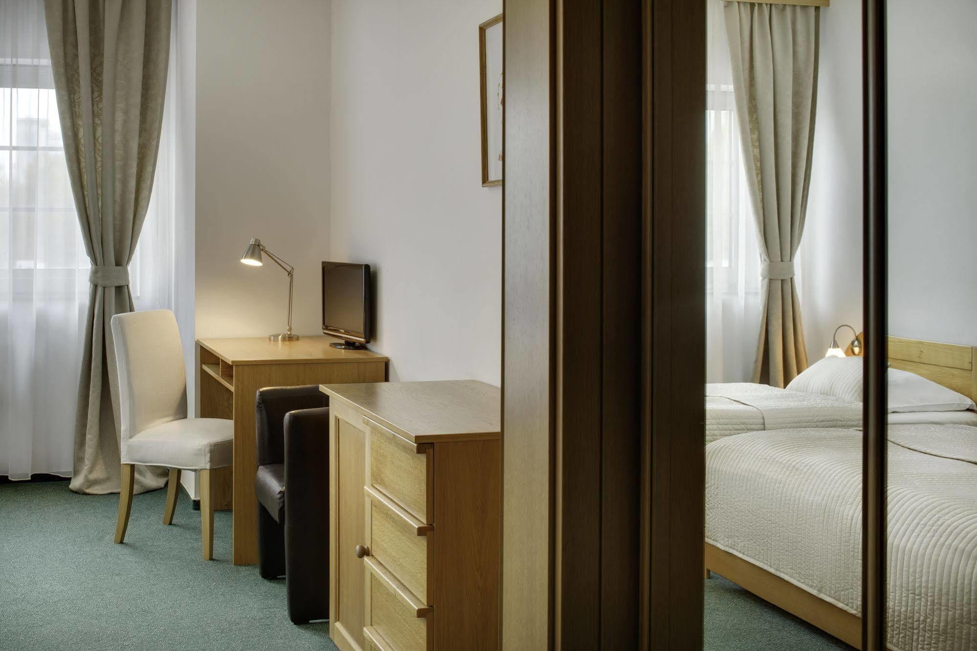 Hotel Oya Prague Ngoại thất bức ảnh