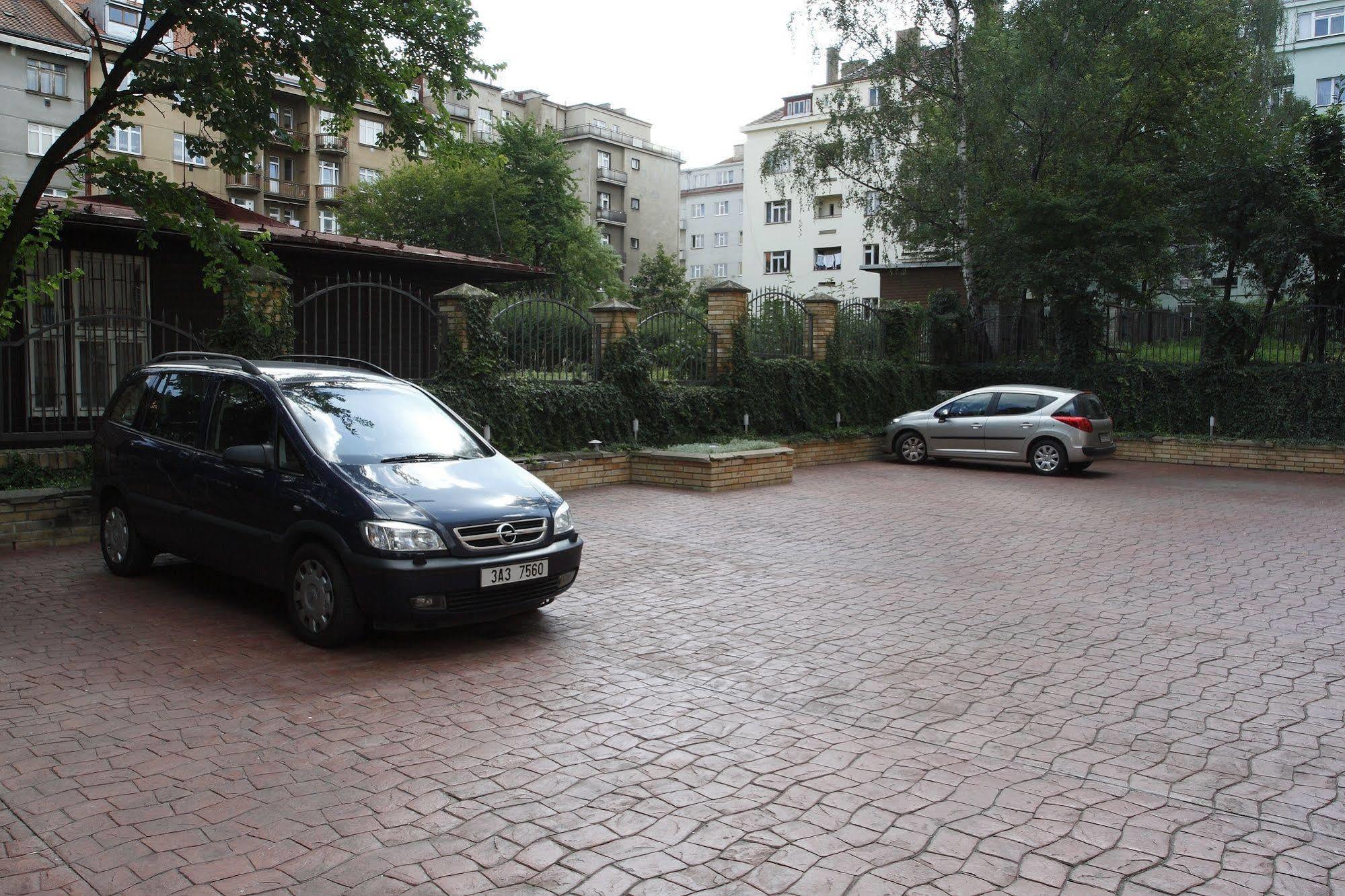 Hotel Oya Prague Ngoại thất bức ảnh
