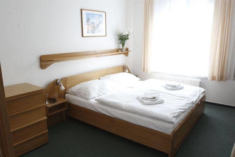 Hotel Oya Prague Ngoại thất bức ảnh