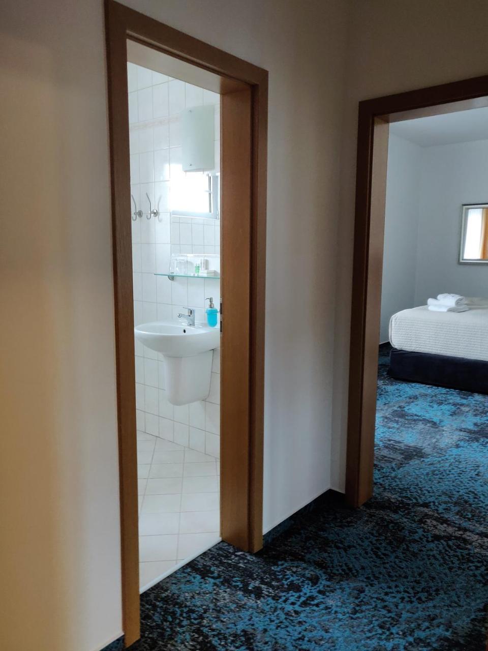 Hotel Oya Prague Ngoại thất bức ảnh